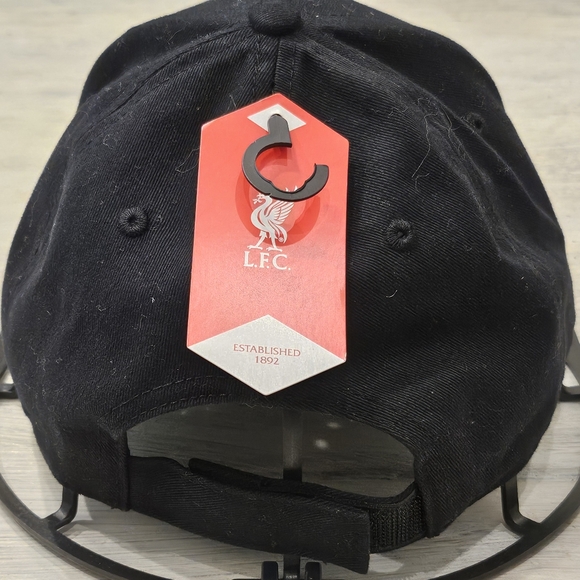 NWT Official Liverpool Football Club Velcro Strap Hat - OSFA - Black - Picture 3 of 8